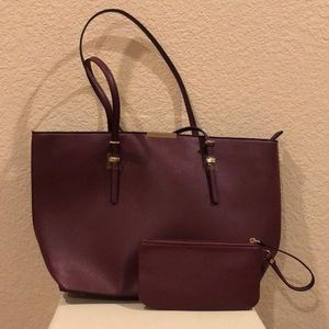 ❤️Sassy Burgundy Tote❤️